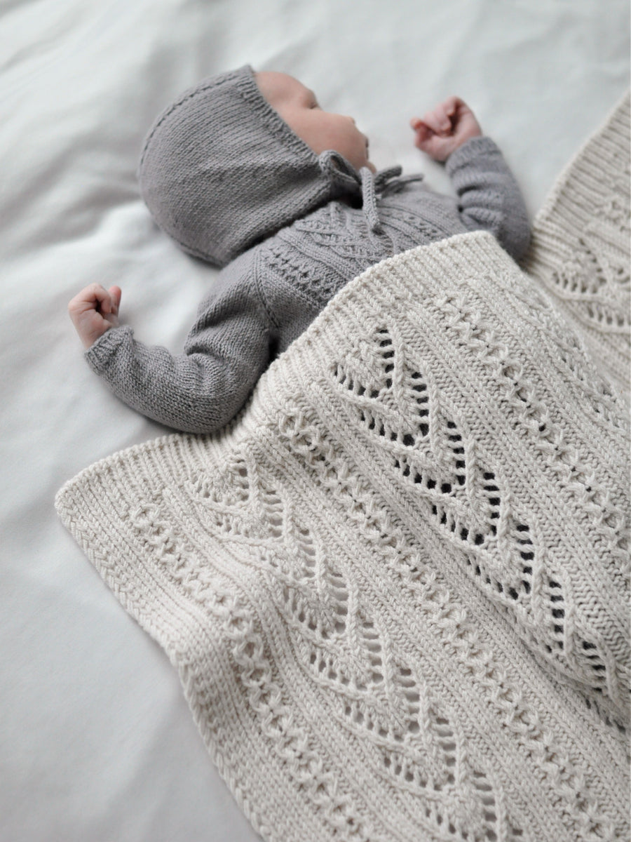 Baby Blanket Knitting Pattern For A Chunky Throw Chenille Yarn