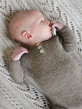 Last inn bildet i Galleri-visningsprogrammet, Bendik’s body and sweater