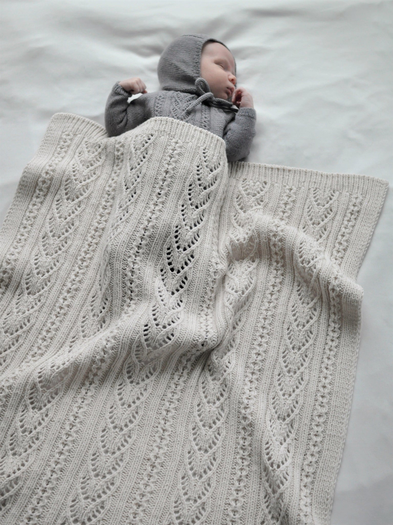 Bladranke baby blanket Yndestrikk