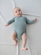 Last inn bildet i Galleri-visningsprogrammet, Emma`s button body