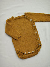 Last inn bildet i Galleri-visningsprogrammet, Emma`s button body
