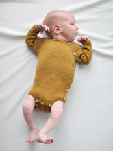 Last inn bildet i Galleri-visningsprogrammet, Emma`s button body