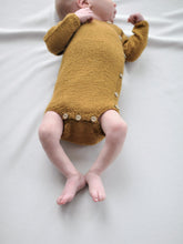 Last inn bildet i Galleri-visningsprogrammet, Emma`s button body