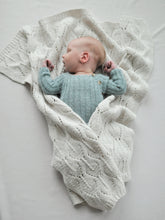 Last inn bildet i Galleri-visningsprogrammet, Lille Spire baby blanket