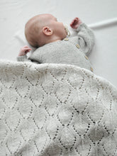 Last inn bildet i Galleri-visningsprogrammet, Lille Spire baby blanket