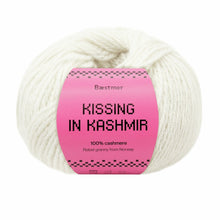 Last inn bildet i Galleri-visningsprogrammet, Kissing in Kashmir