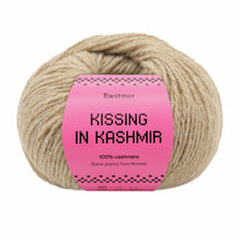 Last inn bildet i Galleri-visningsprogrammet, Kissing in Kashmir