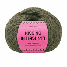 Last inn bildet i Galleri-visningsprogrammet, Kissing in Kashmir