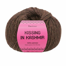 Last inn bildet i Galleri-visningsprogrammet, Kissing in Kashmir