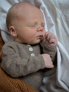 Bendik’s body and sweater