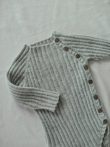 Year-round body with buttons