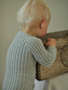 Year-round body with buttons