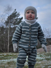 Last inn bildet i Galleri-visningsprogrammet, Theos stripedress
