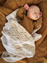 Last inn bildet i Galleri-visningsprogrammet, Lille Spire baby blanket