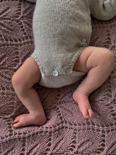 Last inn bildet i Galleri-visningsprogrammet, Emma`s button body