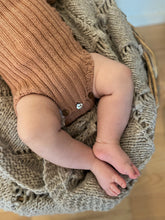 Last inn bildet i Galleri-visningsprogrammet, Year-round body with buttons