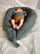 Last inn bildet i Galleri-visningsprogrammet, Leaf blanket