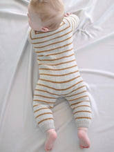 Last inn bildet i Galleri-visningsprogrammet, Theos babydress